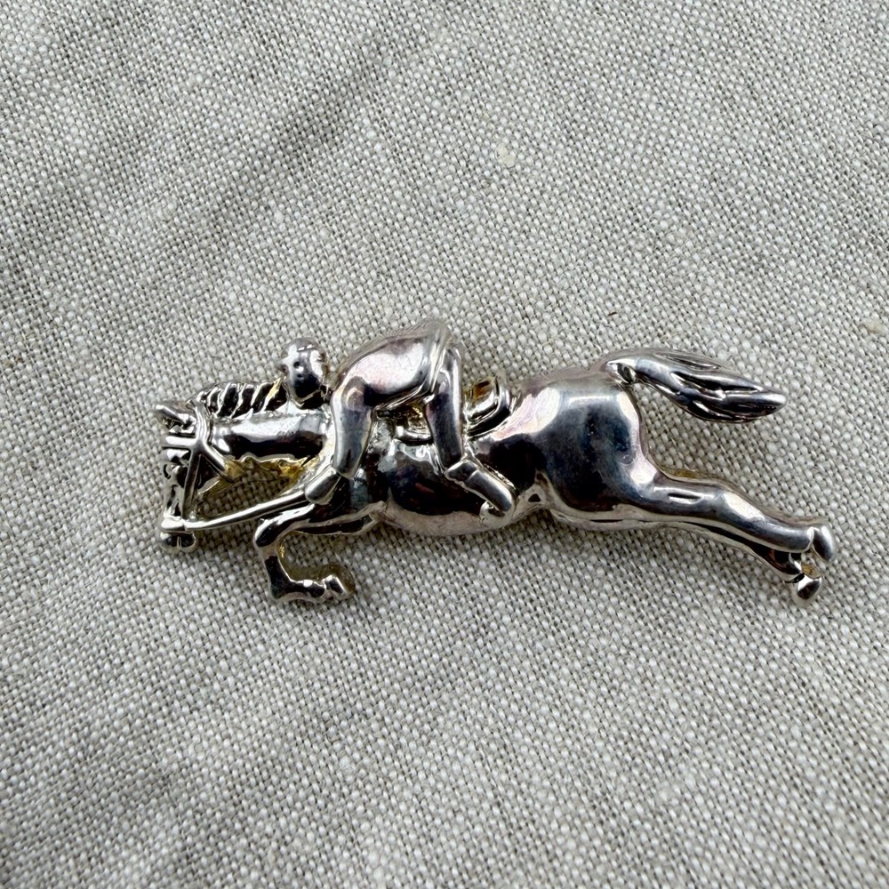 Best Vintage Equestrian Horse and Rider Jumper Brooch Pendant Silver Gold Tone